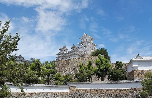綺麗なオフィス!関西(大阪・神戸・明石・姫路)に4拠点あり兵庫県では最大級規模を誇る士業グループ