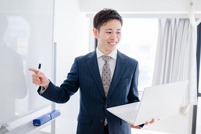 大阪支社の責任者募集！／社労士資格者、経験者／クライアントは中小～大手上場企業まで／大きな裁量、遣り甲斐◎！