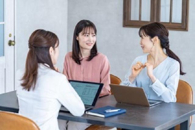 少数精鋭社労士事務所、国内クライアント中心に外資系企業もあり／給与水準の高い／社会保険労務士歓迎