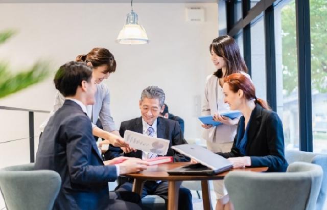 【管理部門／人事部】研修・人材開発担当スタッフ／グローバルメンバーファームのBIG4税理士法人