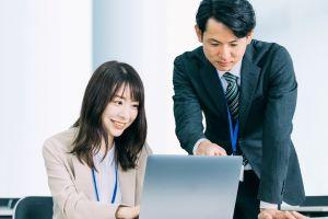 社会保険労務コンサルタント／3号業務メイン／社労士有資格者・社労士補助業務経験者歓迎／市ヶ谷駅徒歩3分／年収～700万