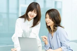 労務担当（管理部門）／グループ全体で400名超の社員数を誇る税務会計系コンサルティング会社