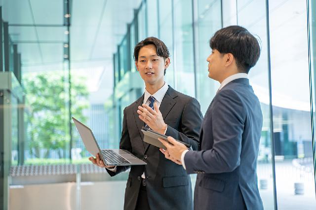 東京駅直結！社労士としてのご経験を活かして給与計算や労務監査、コンサルティングなど一連の業務を担当！