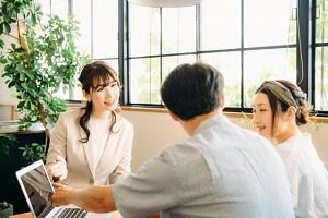 女性比率9割以上／産休・育休・時短勤務の実績多数で仕事と家庭の両立可！／仕事はチーム制で行います